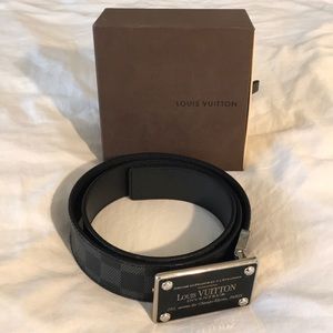 Authentic gently used LV INVENTEUR REVERSIBLE